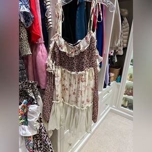 This baby doll dress is a must! Never has been worn and I’m kicking myself !